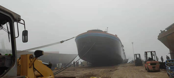 恭喜李老板船只下河，船號(hào)（四航258）